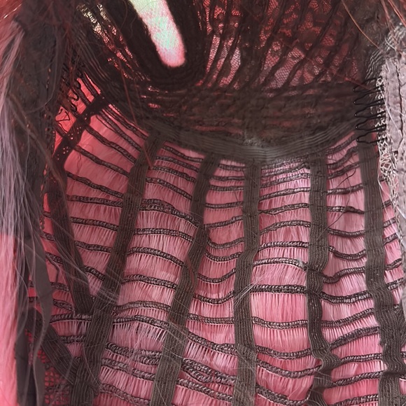 Synthetic red/pink hand tied part wig - Picture 7 of 8